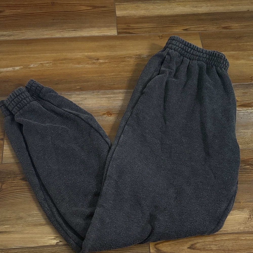 PINK VICTORIA’S SECRET JOGGERS